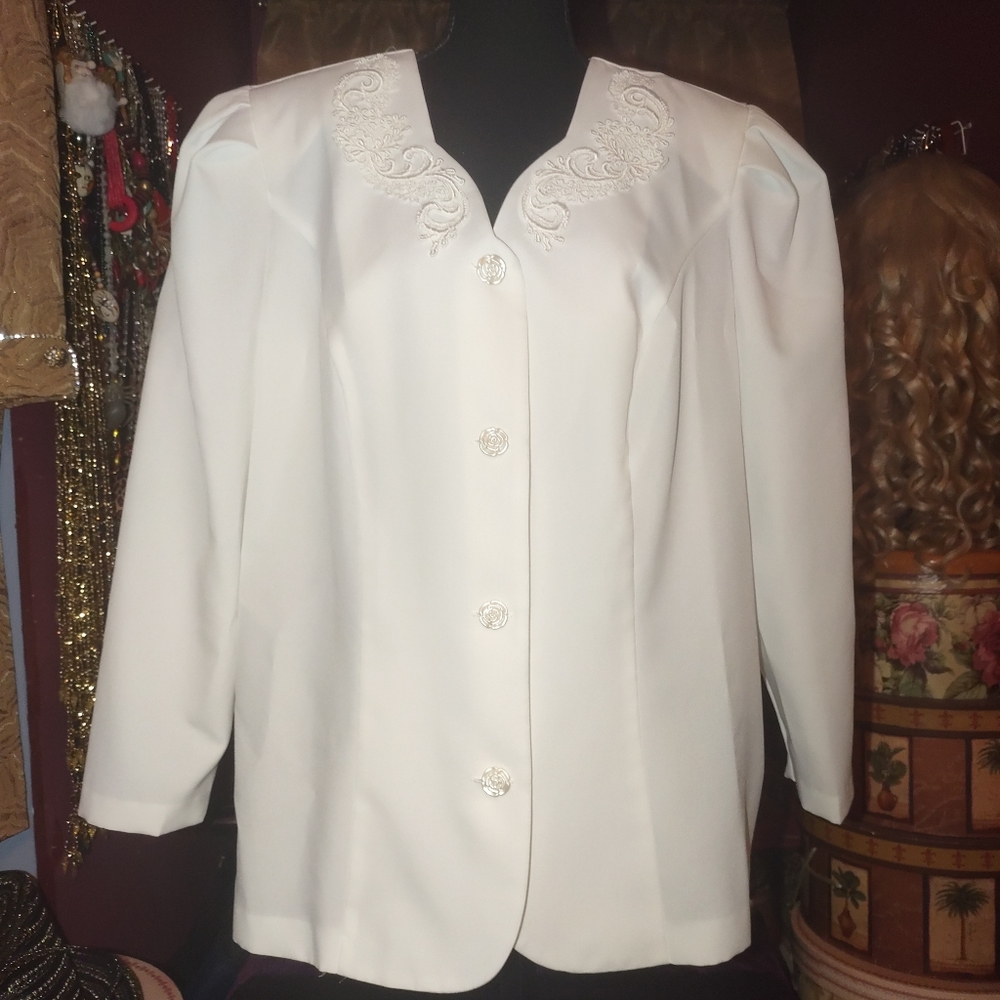 Cue Fashions White Blazer Width Embroidery 18W
